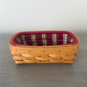 Longaberger 2004 Small Basket With Lining And Plastic Insert 7.5 X 5 X 2.5 Inch